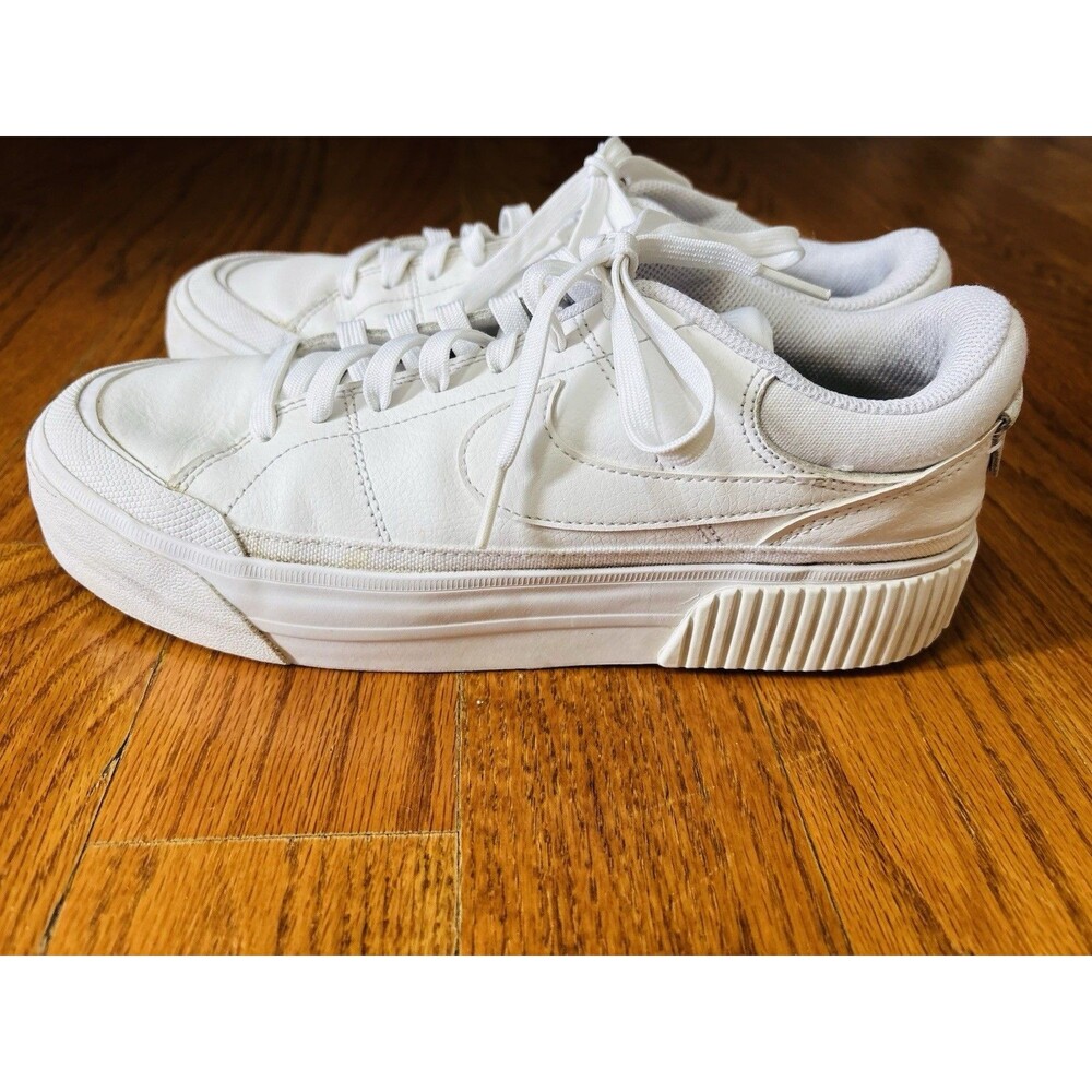 Nike Court Legacy Lift Platform Sneakers White Sail DM7590-101 Women’s Size 9